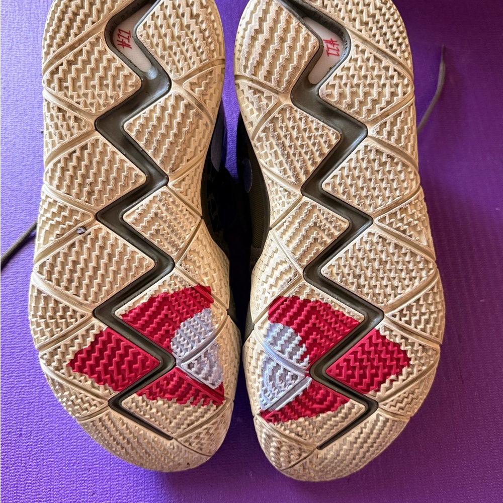 Nike Brown Patterned Interior - image 6